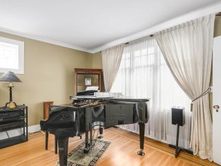 Photo 4: 1689 W 62ND Avenue in Vancouver: South Granville House for sale in "SOUTH GRANVILLE" (Vancouver West)  : MLS®# R2161750