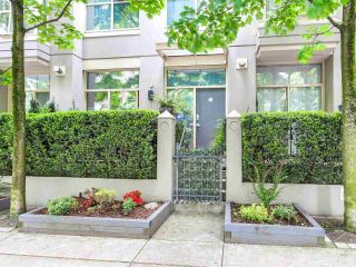 Photo 2: 985 RICHARDS Street in Vancouver: Downtown VW Townhouse for sale in "Mondrian" (Vancouver West)  : MLS®# R2169076