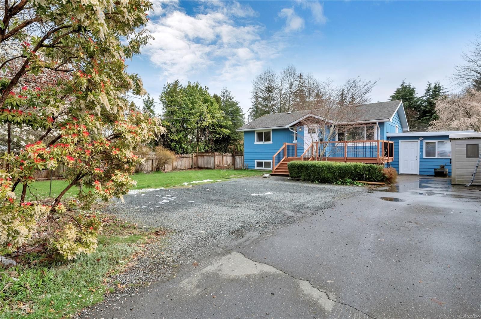 Main Photo: 437 Erickson Rd in Campbell River: CR Willow Point House for sale : MLS®# 929337