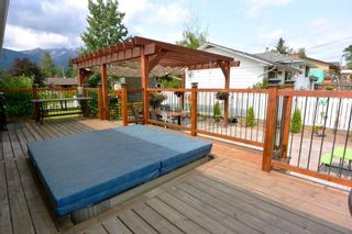 Photo 11: 1815 PRINCESS Street in Smithers: Smithers - Town House for sale in "Hill Section" (Smithers And Area (Zone 54))  : MLS®# R2392951