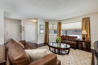 Photo 3: 95 Coach Side Terrace SW in Calgary: Coach Hill Semi Detached (Half Duplex) for sale : MLS®# A2029741
