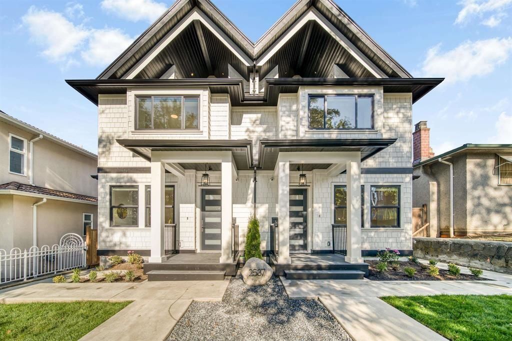 2 2537  East 20TH Avenue, Vancouver