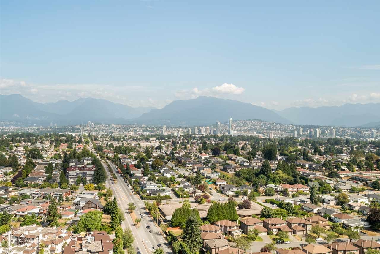 Main Photo: 3202 5515 BOUNDARY Road in Vancouver: Collingwood VE Condo for sale in "Wall Centre Central Park" (Vancouver East)  : MLS®# R2208071