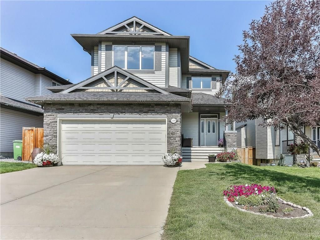 Main Photo: 119 CRESTMONT Drive SW in Calgary: Crestmont Detached for sale : MLS®# C4205113