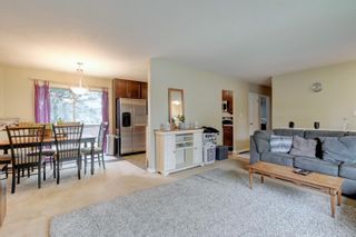 Photo 4: 541 Laren Rd in Colwood: Co Wishart North House for sale : MLS®# 892334