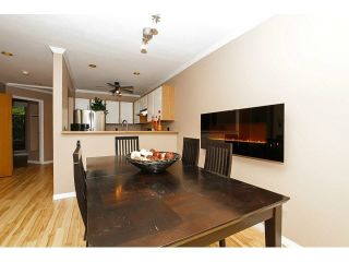 Photo 3: 204 11724 225TH Street in Maple Ridge: East Central Townhouse for sale in "ROYAL TERRACE" : MLS®# V1090224