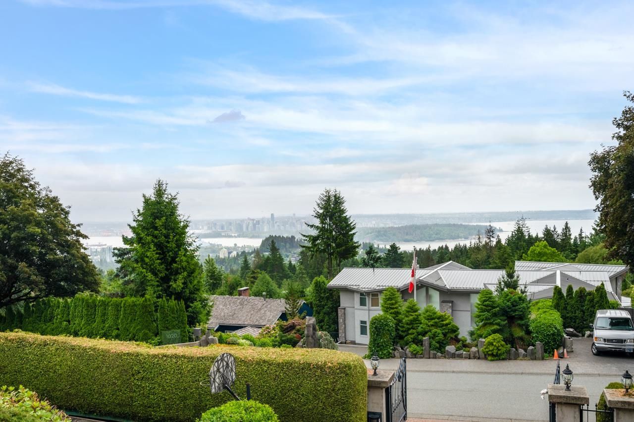 Main Photo: 1015 KING GEORGES Way in West Vancouver: British Properties House for sale : MLS®# R2790242