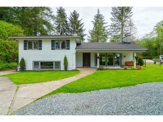 Photo 2: 23864 64 Avenue in Langley: Salmon River House for sale : MLS®# R2356393