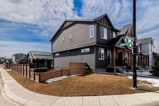 Photo 2: 401 Chinook Gate Square SW: Airdrie Detached for sale : MLS®# A2115212