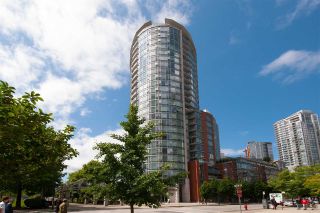 Photo 3: 2207 58 KEEFER Place in Vancouver: Downtown VW Condo for sale in "Firenze" (Vancouver West)  : MLS®# R2581029