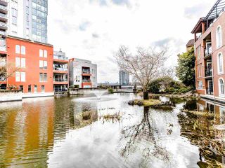 Photo 2: 207 5 RENAISSANCE Square in New Westminster: Quay Condo for sale in "LIDO" : MLS®# R2442124