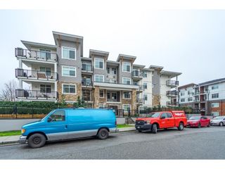 Photo 2: 109 19940 BRYDON Crescent in Langley: Langley City Condo for sale in "BRYDON GREEN" : MLS®# R2642911