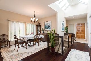 Photo 5: 2375 FOLKESTONE Way in West Vancouver: Panorama Village Townhouse for sale in "Westpointe" : MLS®# R2147678