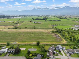 Photo 30: 9521 MCNAUGHT Road in Chilliwack: Chilliwack Proper East House for sale : MLS®# R2700603