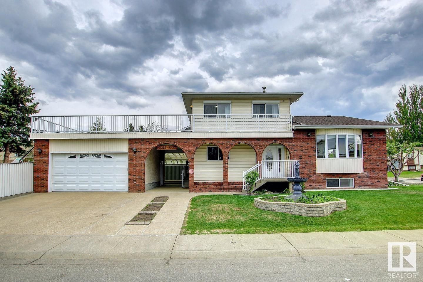 Main Photo: 15221 84 Street in Edmonton: Zone 02 House for sale : MLS®# E4296175