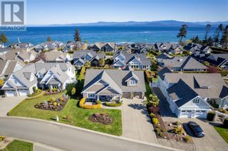 Photo 15: 827 Bluffs Dr in Qualicum Beach: House for sale : MLS®# 954456
