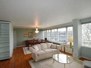 Photo 3: 408 1445 MARPOLE Avenue in Vancouver: Fairview VW Condo for sale in "HYCROFT TOWERS" (Vancouver West)  : MLS®# R2047974