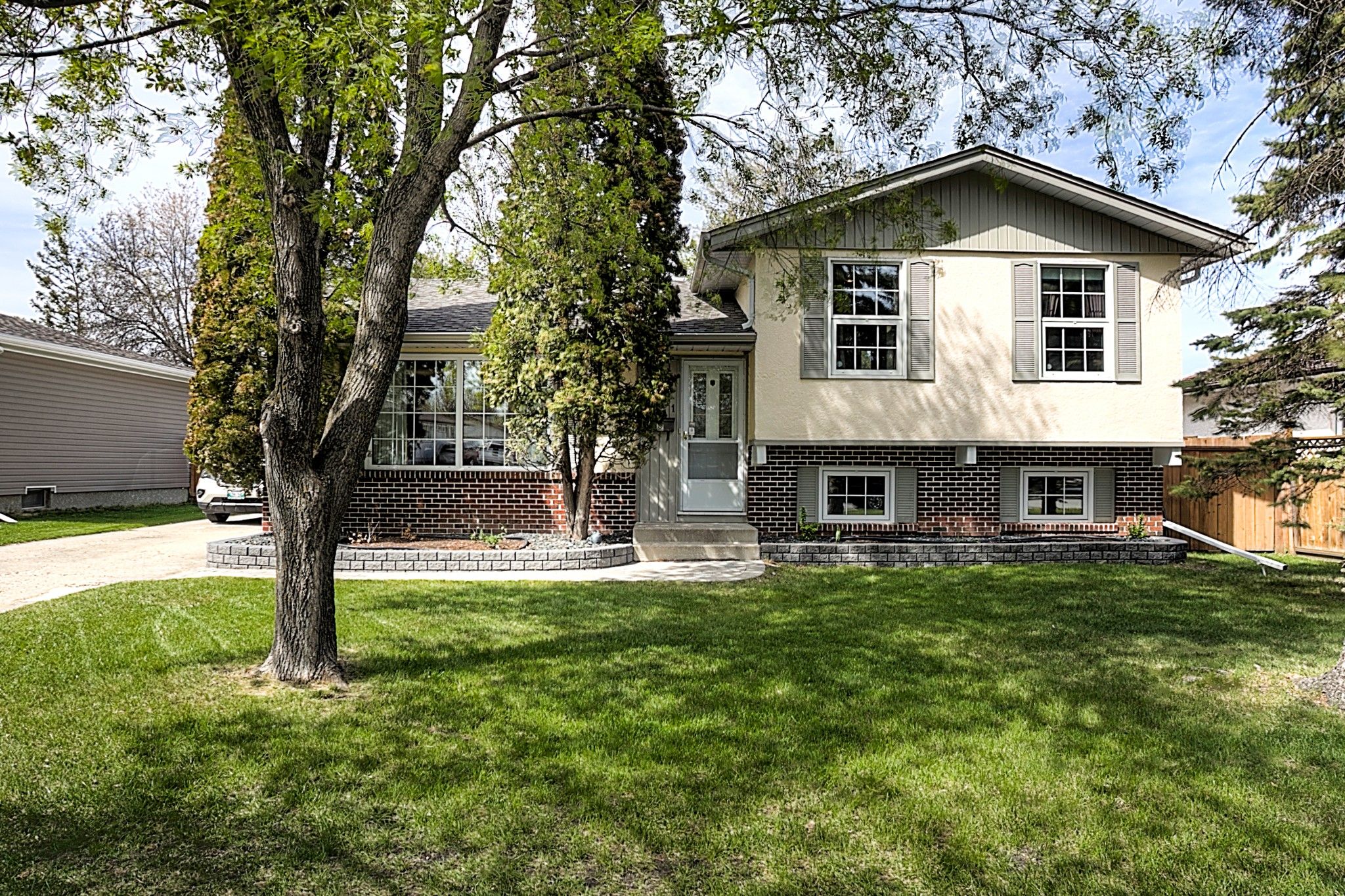 Main Photo: 6551 Rannock Avenue in Winnipeg: Charleswood Single Family Detached for sale (1G)  : MLS®# 1913241