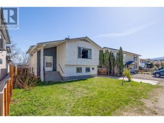 Main Photo: 2983 Conlin Court in Kelowna: House for sale : MLS®# 10310105