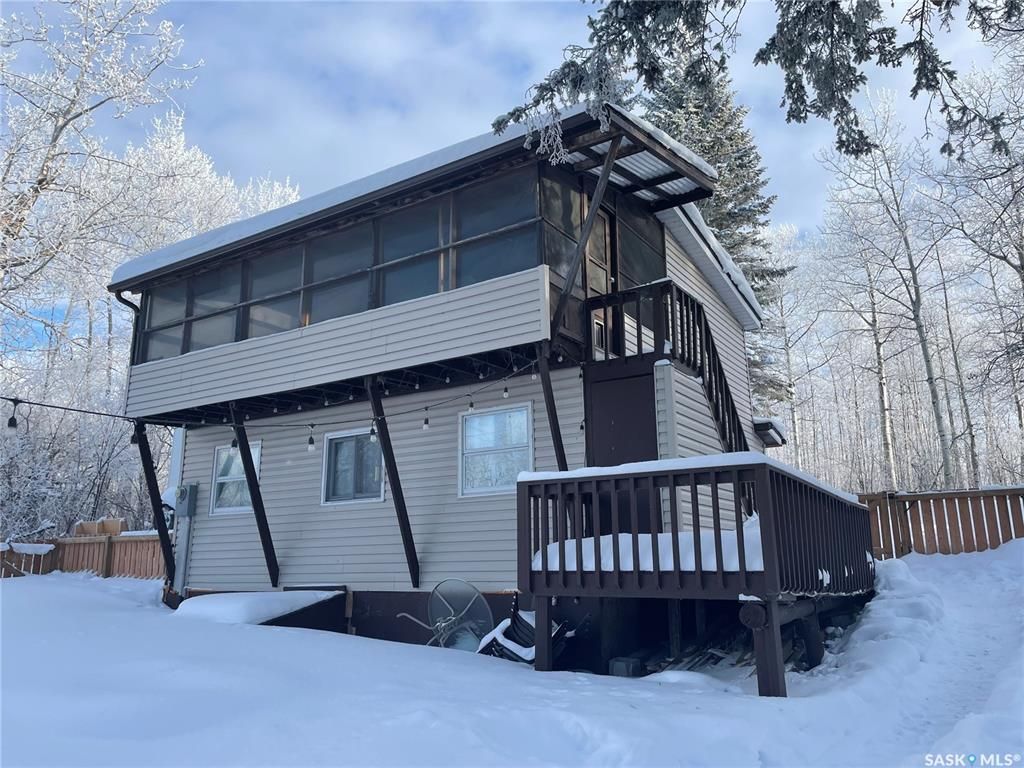 Main Photo: 70 Oskunamoo Drive in Greenwater Provincial Park: Residential for sale : MLS®# SK916775