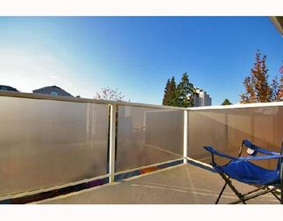 Photo 8: 302 3008 WILLOW Street in Vancouver: Fairview VW Condo for sale in "WILLOW PLACE" (Vancouver West)  : MLS®# V676270