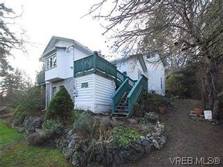 Photo 1: 3938 Wilkinson Rd in VICTORIA: SW Strawberry Vale House for sale (Saanich West)  : MLS®# 556826