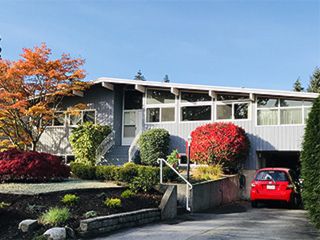 Photo 1: 838 RAYNOR Street in Coquitlam: Coquitlam West House for sale : MLS®# R2340298