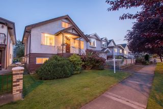 Photo 17: 2460 NAPIER Street in Vancouver: Renfrew VE House for sale (Vancouver East)  : MLS®# R2119733
