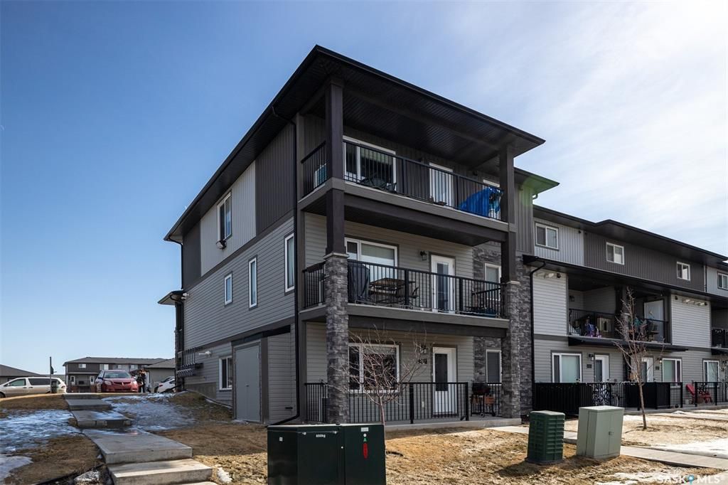 Main Photo: 201 210 Rajput Way in Saskatoon: Evergreen Residential for sale : MLS®# SK852358