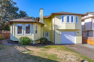 Photo 2: 4266 Panorama Pl in Saanich: SE Lake Hill House for sale (Saanich East)  : MLS®# 942845
