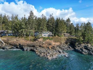 Photo 1: 2900 Fishboat Bay Rd in Sooke: Sk French Beach Single Family Residence for sale : MLS®# 955520