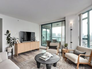 Photo 2: 1903 888 HAMILTON Street in Vancouver: Downtown VW Condo for sale in "Rosedale Garden" (Vancouver West)  : MLS®# R2859024