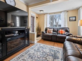 Photo 4: 260 Dunrobin Avenue in Winnipeg: East Kildonan Residential for sale (3D)  : MLS®# 202401077