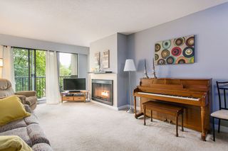 Photo 2: 208 2545 LONSDALE AVENUE in North Vancouver: Upper Lonsdale Condo for sale : MLS®# R2084963