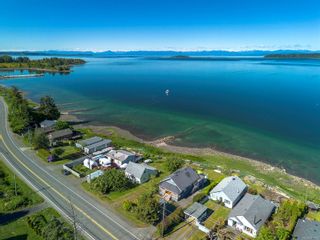 Photo 13: 5632 S Island Hwy in Union Bay: CV Union Bay/Fanny Bay Single Family Residence for sale (Comox Valley)  : MLS®# 964875