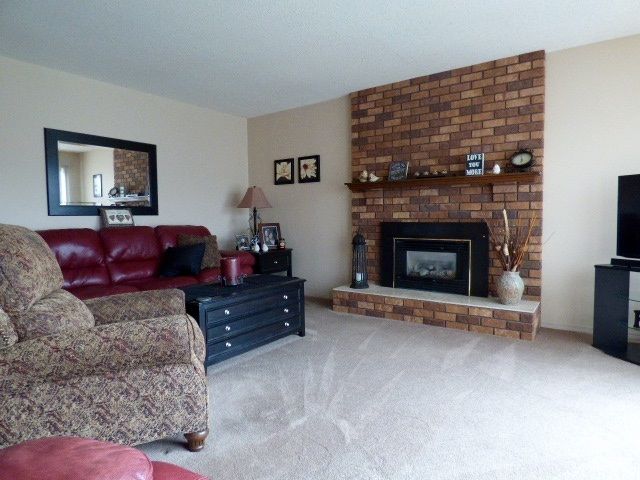 Photo 3: Photos: 9015 DARWIN Street in Chilliwack: Chilliwack W Young-Well House for sale : MLS®# R2066210