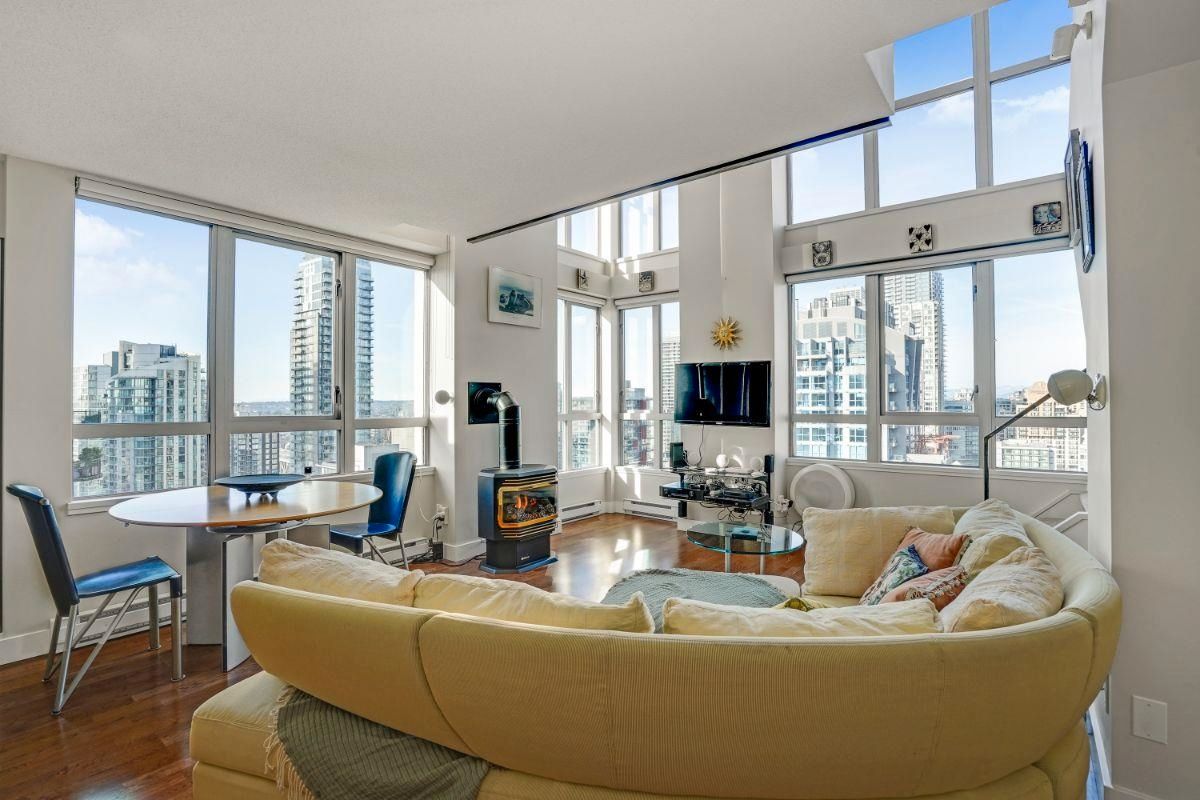 Main Photo: 2602 1238 RICHARDS Street in Vancouver: Yaletown Condo for sale in "METROPOLIS" (Vancouver West)  : MLS®# R2650115