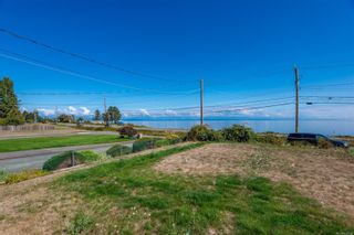 Photo 2: 3818 S Island Hwy in Campbell River: CR Campbell River South House for sale : MLS®# 943099