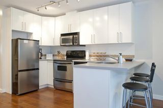 Photo 2: 710 939 HOMER Street in Vancouver: Yaletown Condo for sale in "THE PINNACLE" (Vancouver West)  : MLS®# R2876941
