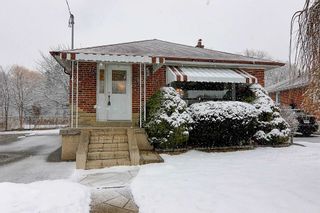 Photo 5: 61 Lynvalley Crescent in Toronto: Wexford-Maryvale House (Bungalow) for sale (Toronto E04)  : MLS®# E5532870