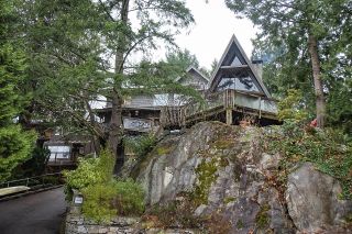 Photo 2: 4642 WICKENDEN Road in North Vancouver: Deep Cove House for sale : MLS®# R2635475