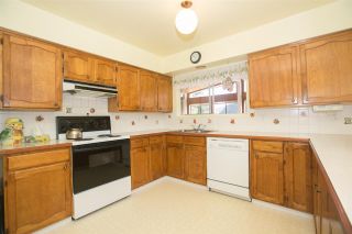 Photo 16: 1823 WINSLOW Avenue in Coquitlam: Central Coquitlam House for sale : MLS®# R2106691