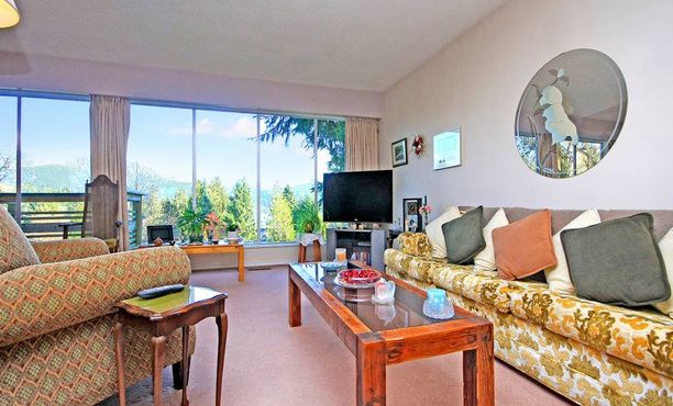 Photo 8: Photos: 986 Baycrest Drive in North Vancouver: Dollarton House for sale : MLS®# V1036723