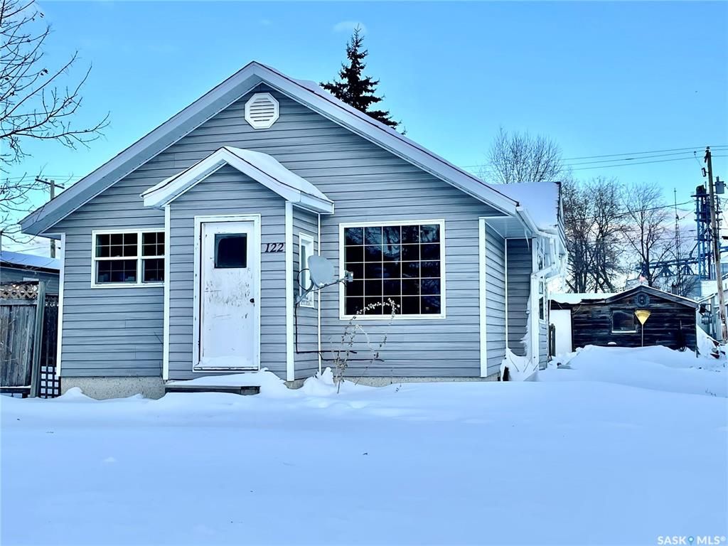 Main Photo: 122 1st Street West in Carrot River: Residential for sale : MLS®# SK914898