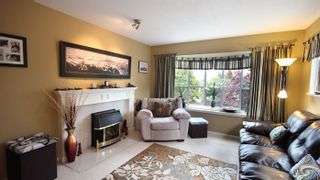 Photo 4: 202 1467 BEST Street: White Rock Condo for sale in "BAKERVIEW COURT" (South Surrey White Rock)  : MLS®# F1313192