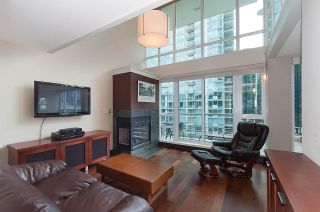 Photo 4: 803 590 NICOLA Street in Vancouver: Coal Harbour Condo for sale in "CASCINA" (Vancouver West)  : MLS®# R2045601