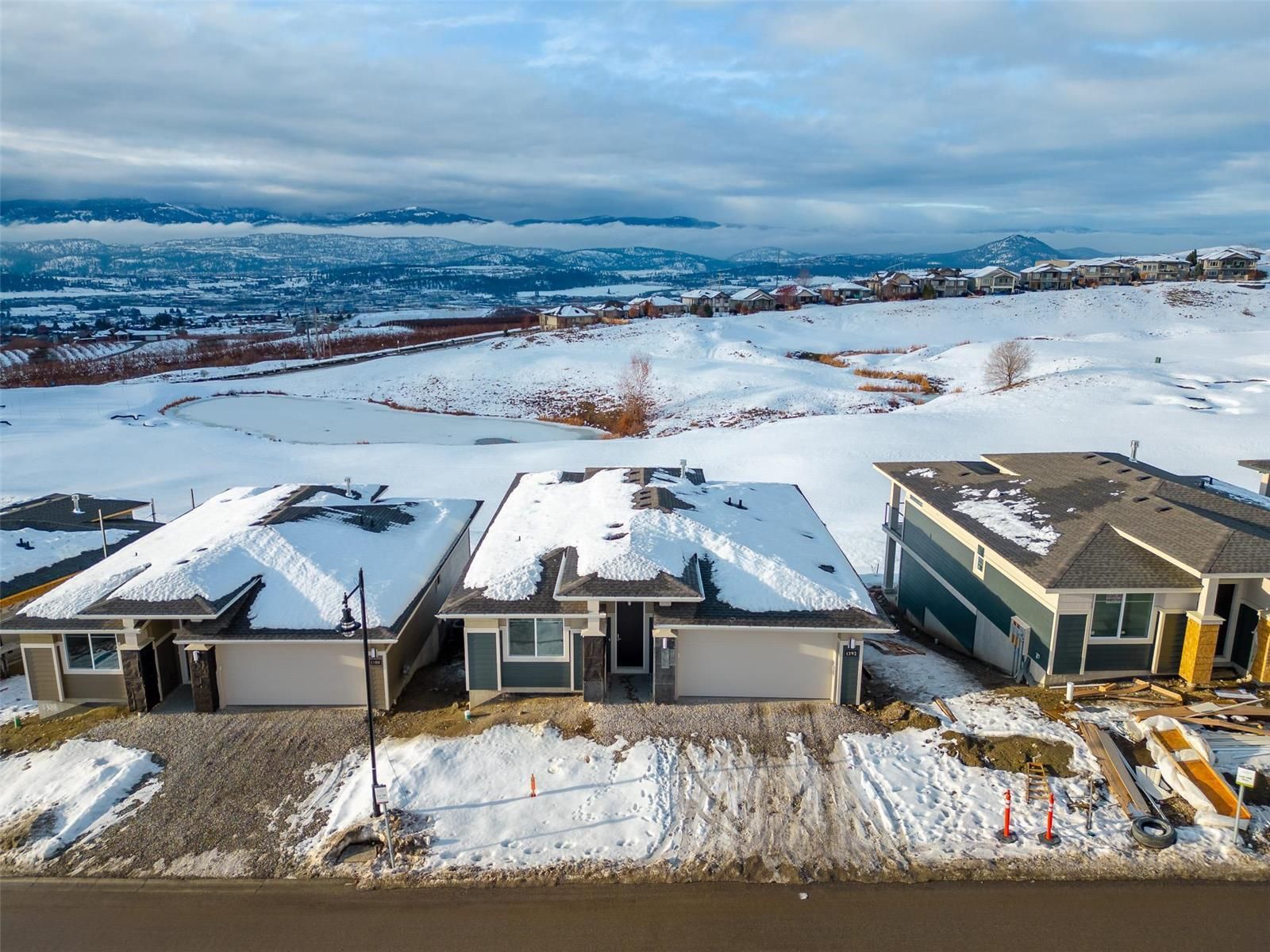 Main Photo: 1392 Tower Ranch Drive, in Kelowna: House for sale : MLS®# 10266752
