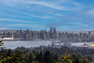 Photo 4: 411 MONTROYAL Boulevard in North Vancouver: Upper Delbrook House for sale : MLS®# R2779701