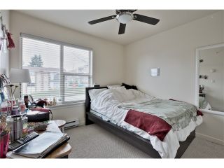 Photo 11: 520 ST GEORGES Avenue in North Vancouver: Lower Lonsdale Townhouse for sale in "STREAMLINE PLACE" : MLS®# V1067178