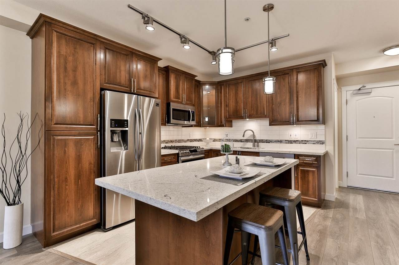 Main Photo: B323 20716 WILLOUGHBY TOWN CENTRE Drive in Langley: Willoughby Heights Condo for sale in "Yorkson Downs" : MLS®# R2459046